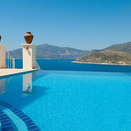 Sleeps 16 Villa *
